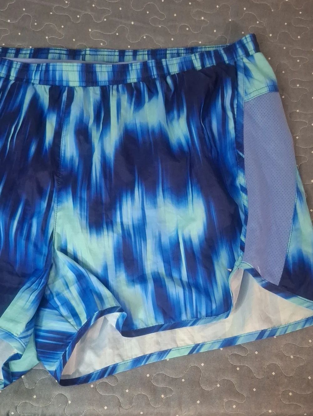 Old NAVY ACTIVE SHORTS SIZE XL